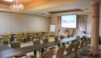 ushape - sala chabrowa