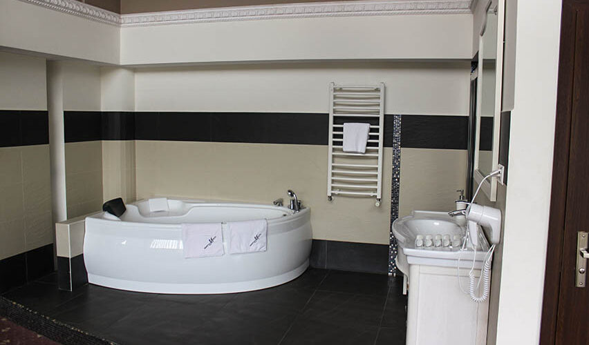 apartament monet salon kąpielowy